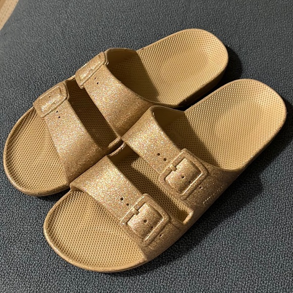 Freedom Moses 39-40 Multi Glitter Gold Slides - Picture 1 of 3